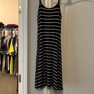 Striped fit and flair dress. Hits mid thigh. Stretchy material. Size XS